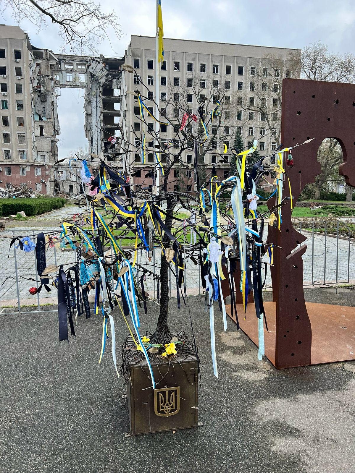 Main Square Mykolaiv, memorial ribbons for lost loved ones